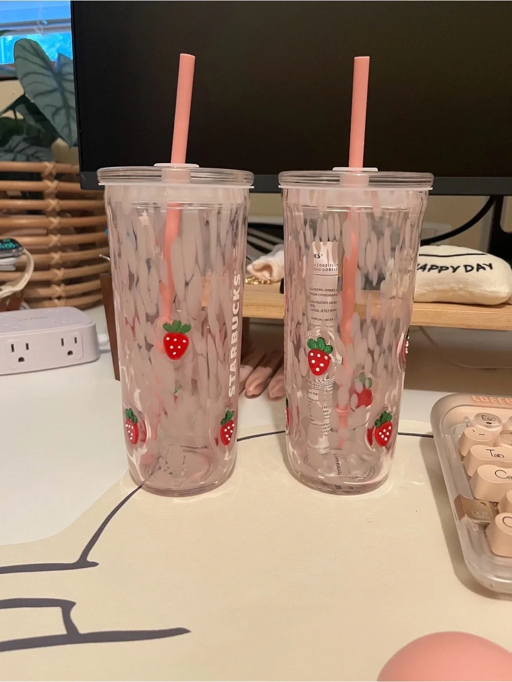 New Starbucks Pink Ombre Strawberry Cold Cup with Pink Straw
